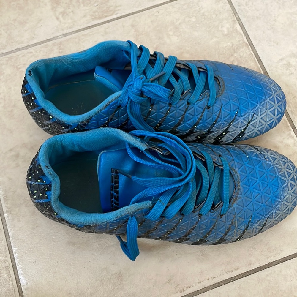 Boys soccer cleats